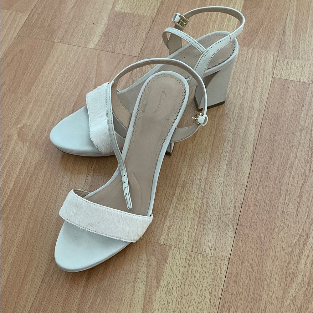 CLARKS Elegant Cream Sandals
